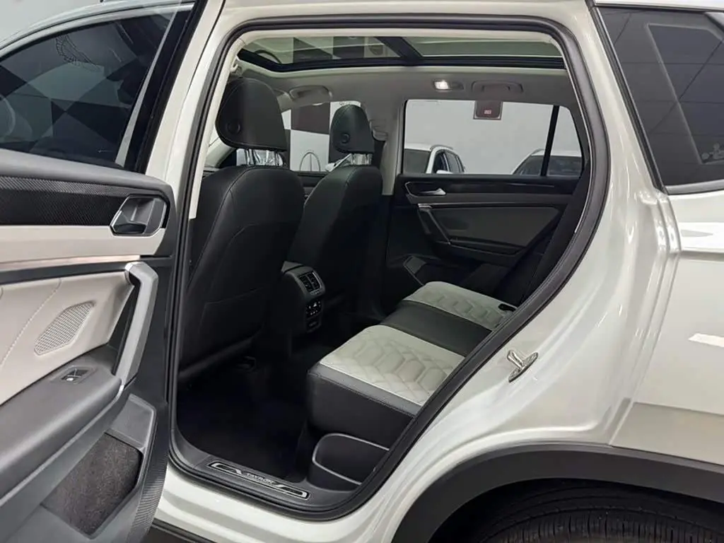 Volkswagen Tayron 2023 — Photo 8/20