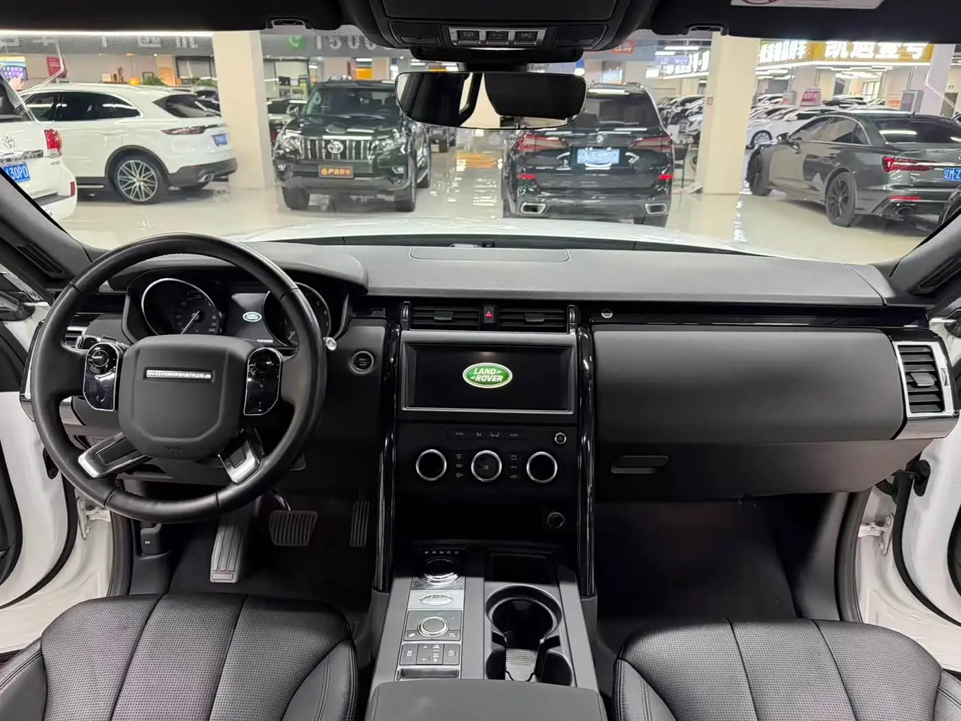 Land Rover Discovery 2019 — Şəkil 9/17