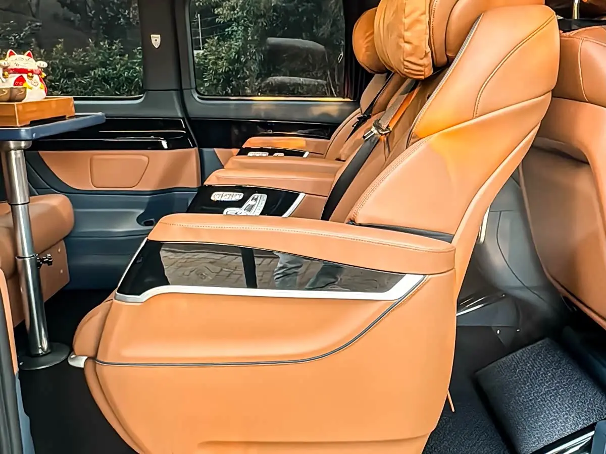 Mercedes-Benz Vito 2024 — Photo 12/20