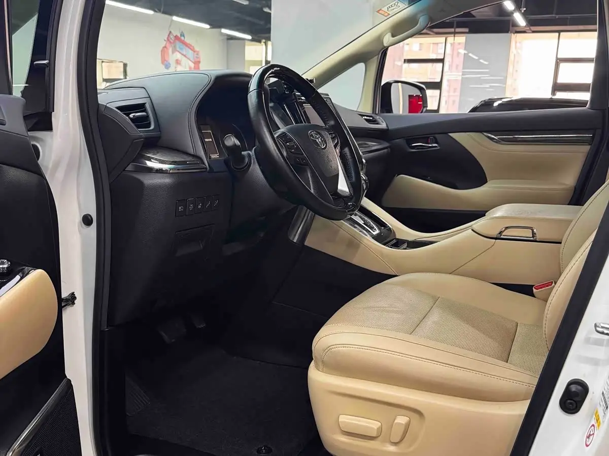 Toyota Alphard 2019 — Фото 9/20