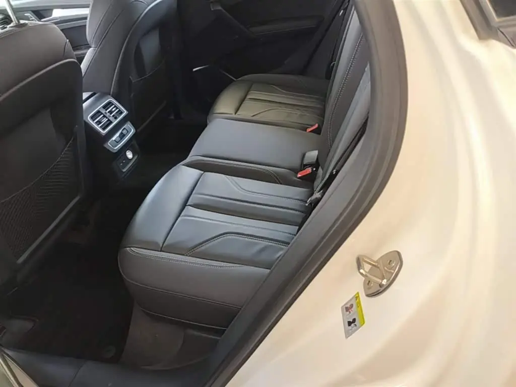 Audi Q5L 2024 — Şəkil 17/20