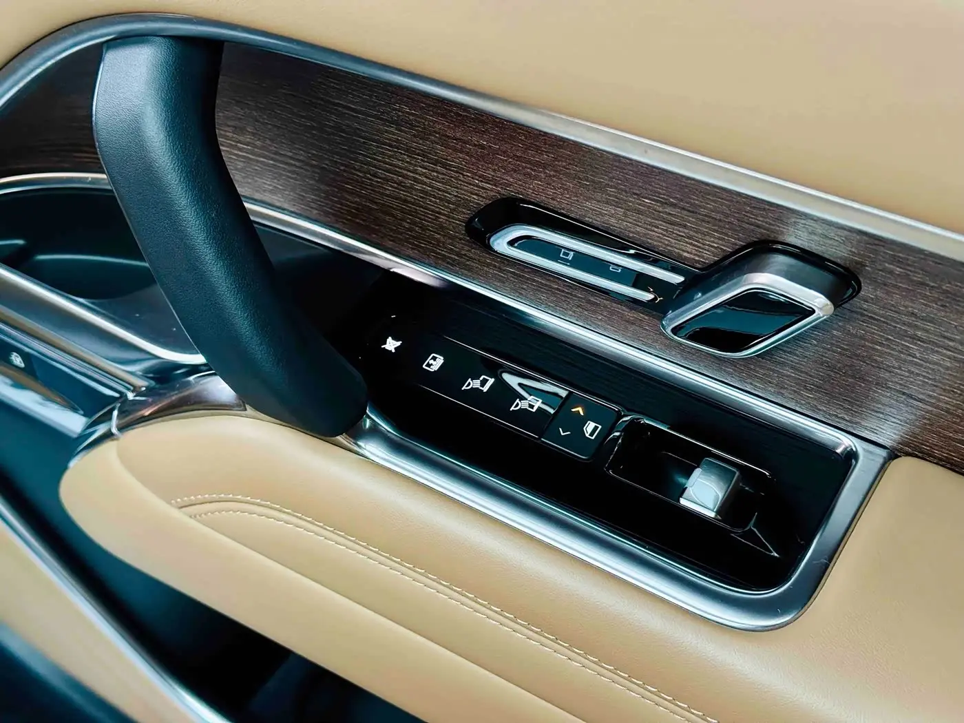 Land Rover Range Rover 2023 — Фото 15/16