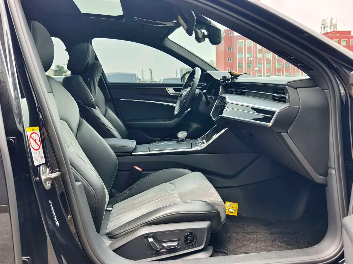 Audi A6L 2024 — Photo 9/18