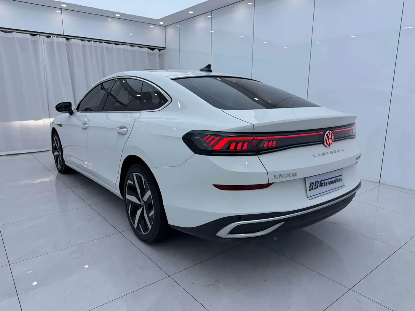 Volkswagen Lamando 2022 — Photo 6/19