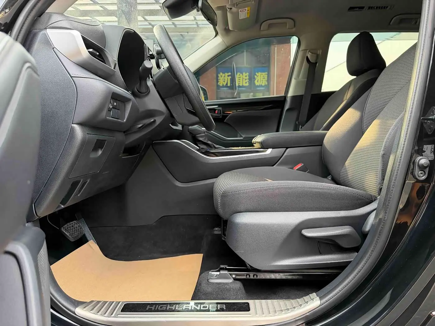 Toyota Highlander 2024 — Photo 5/15