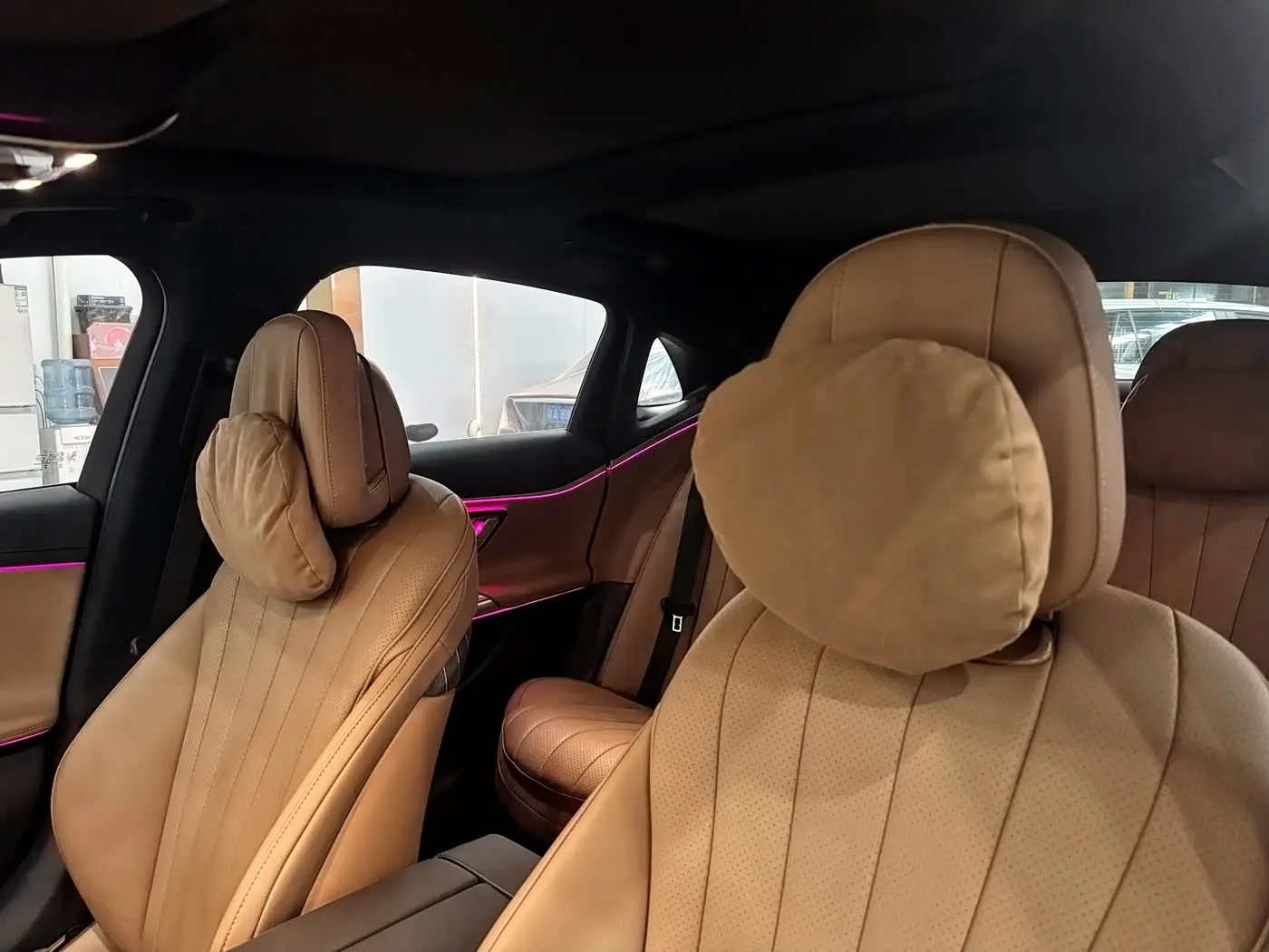 Mercedes-Benz E-Class 2024 — Photo 16/17