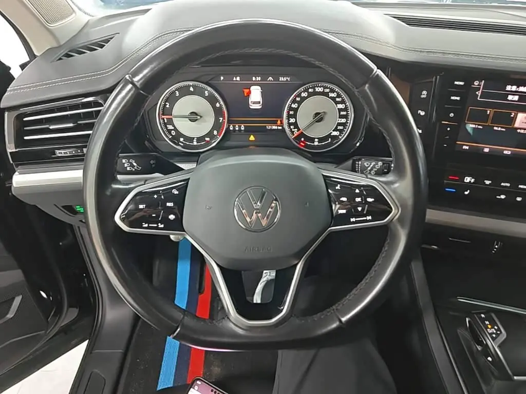 Volkswagen Touareg 2020 — Şəkil 11/20