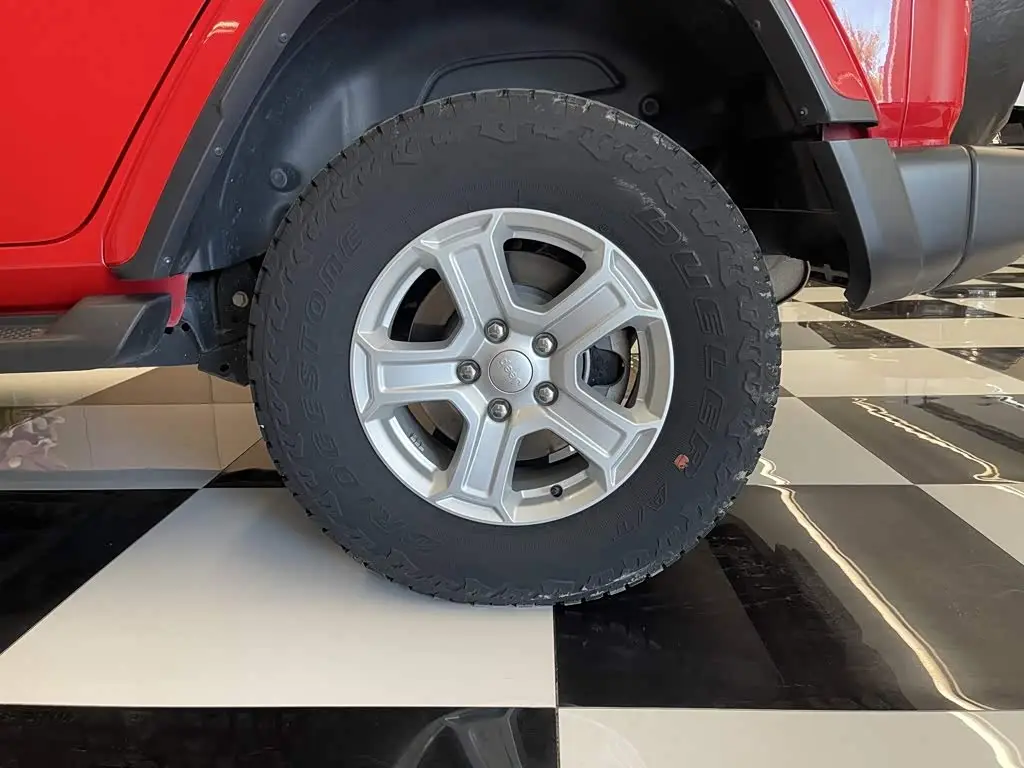 Jeep Wrangler 2021 — Фото 11/20