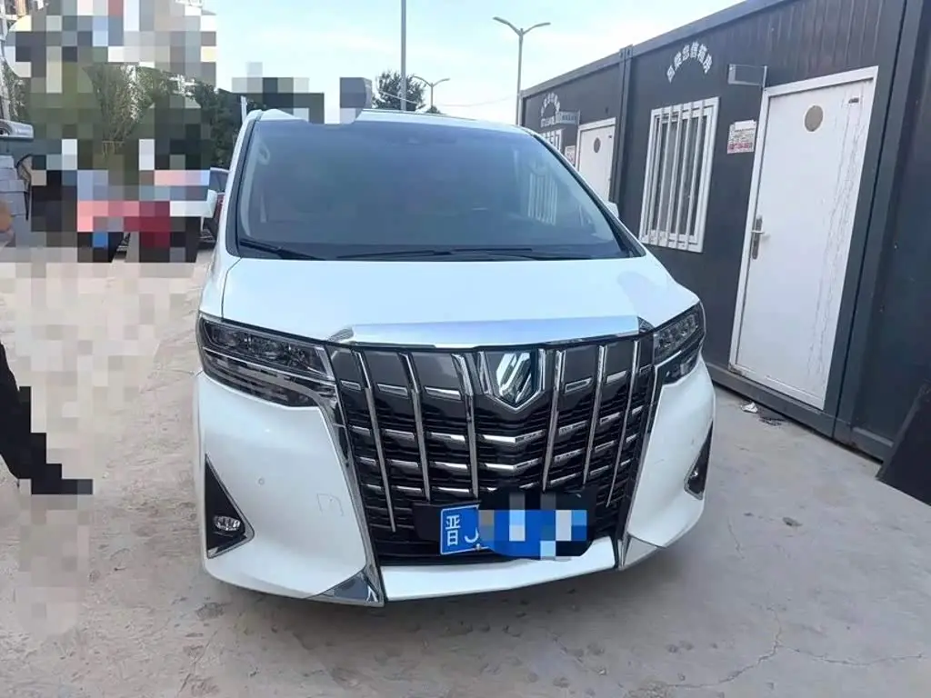 Toyota Alphard 2022 — Photo 8/9