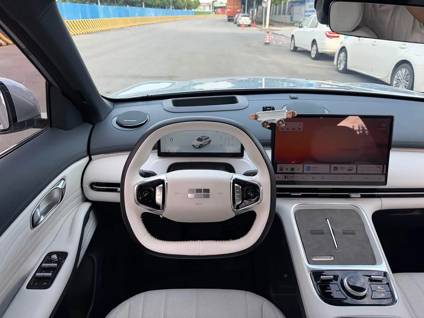 Geely Galaxy Galaxy Starship 7 EM-i 2025 — Şəkil 13/13