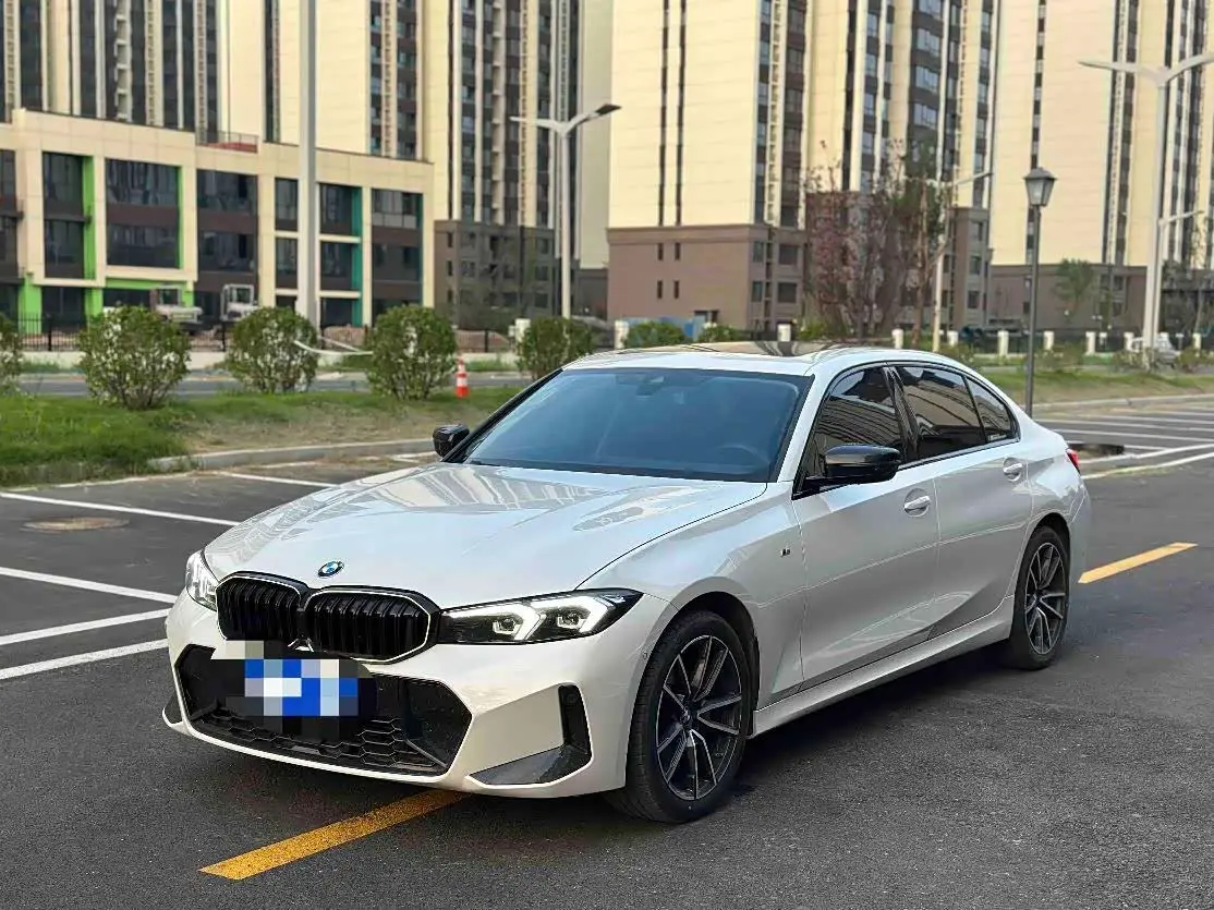BMW 3 Series 2025 — Фото 1/9
