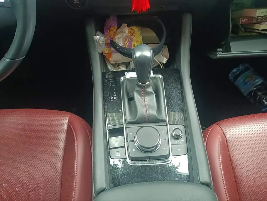 Mazda Mazda3 Axela 2025 — Photo 16/16