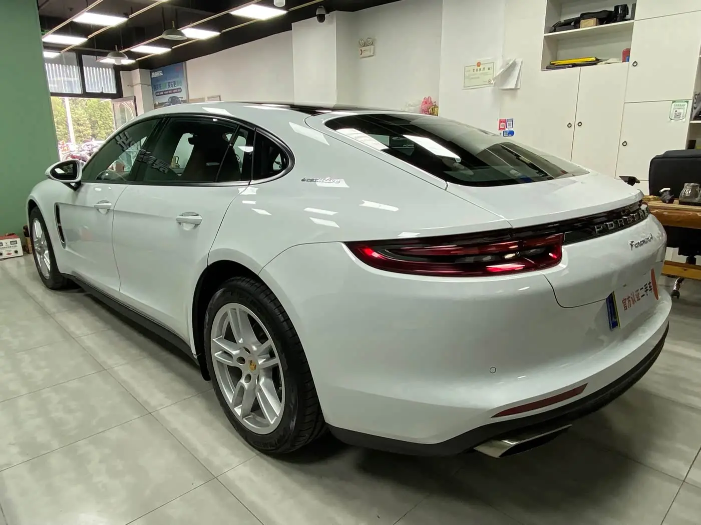 Porsche Panamera 2017 — Фото 5/20