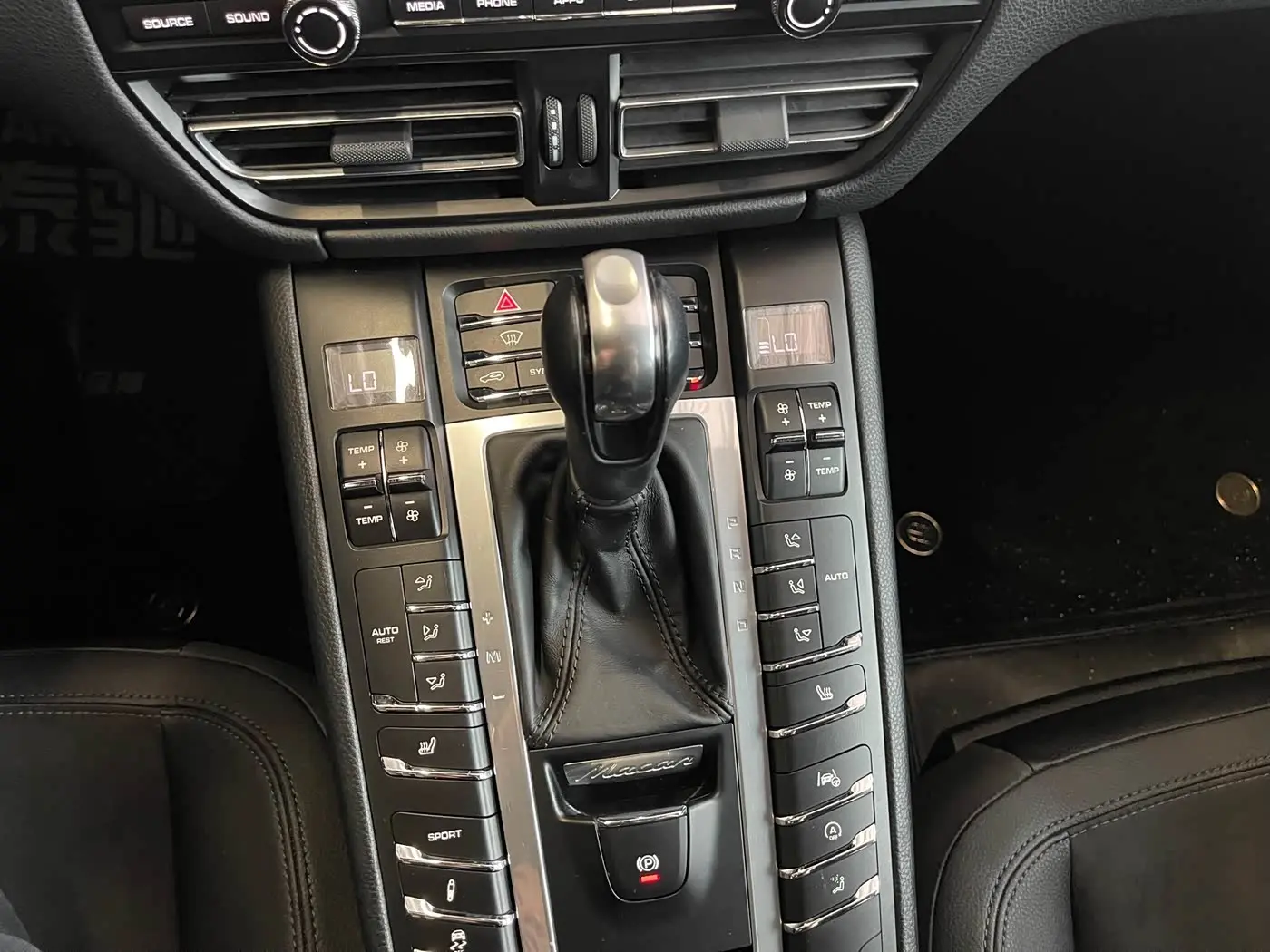 Porsche Macan 2020 — Photo 13/20