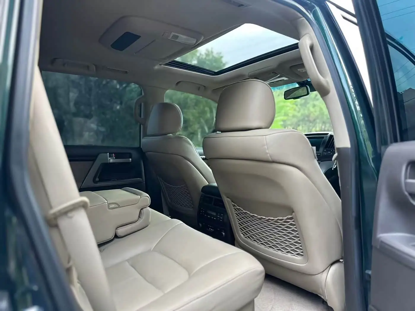 Toyota Land Cruiser 2010 — Photo 13/13