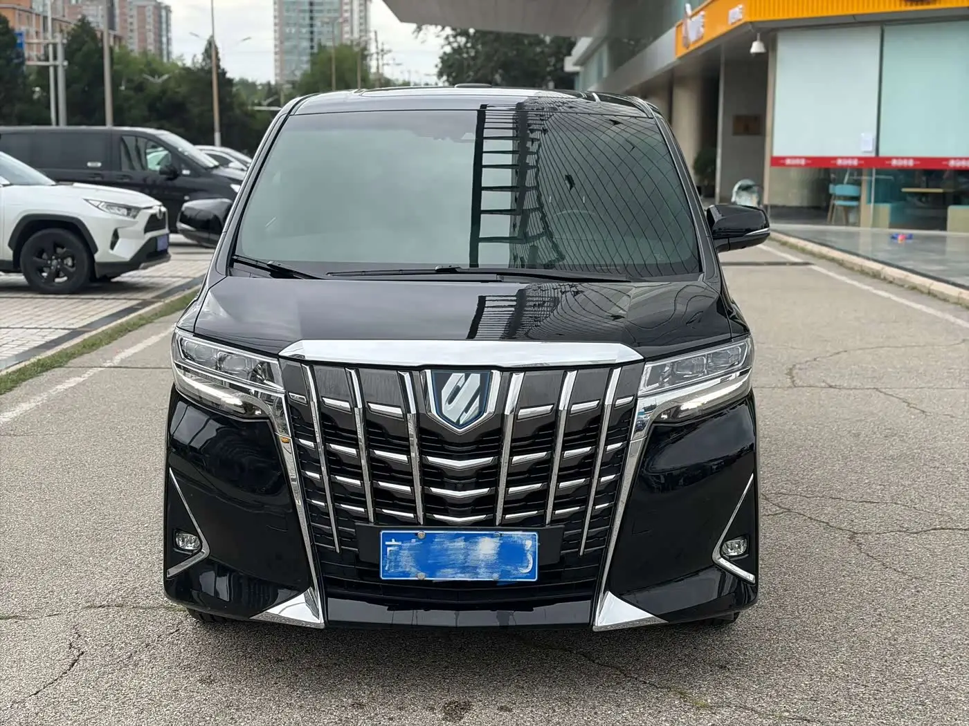 Toyota Alphard, 2019