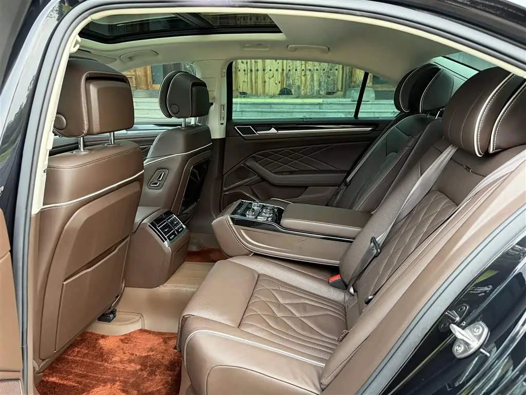Volkswagen Phideon 2023 — Фото 9/9