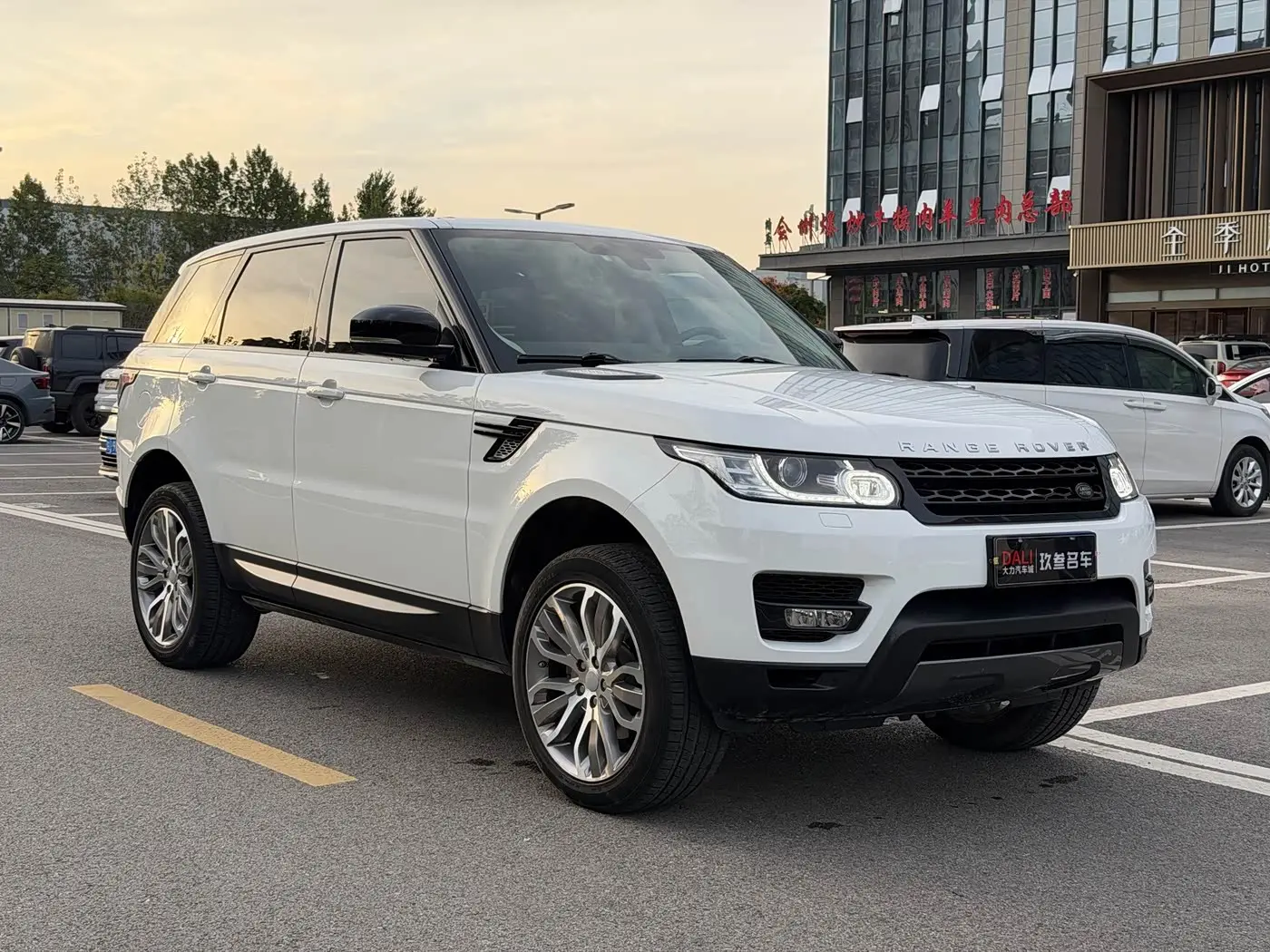 Land Rover Range Rover Sport 2015 — Photo 3/20
