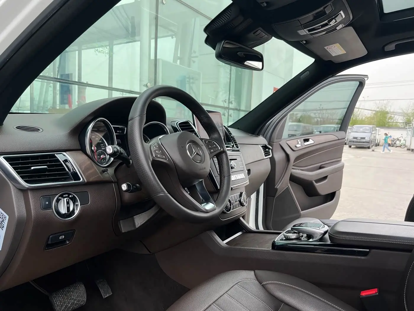Mercedes-Benz GLE 2016 — Фото 10/20