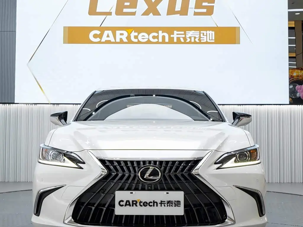 Lexus ES 2024 — Фото 1/20