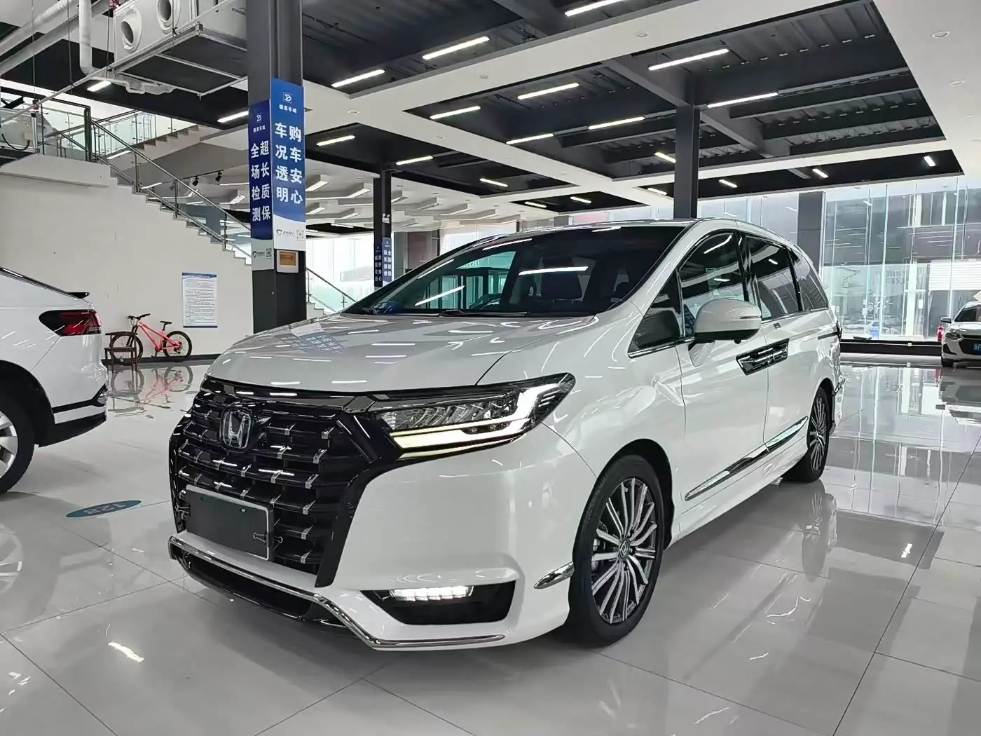 Honda Elysion 2023 — Photo 1/10