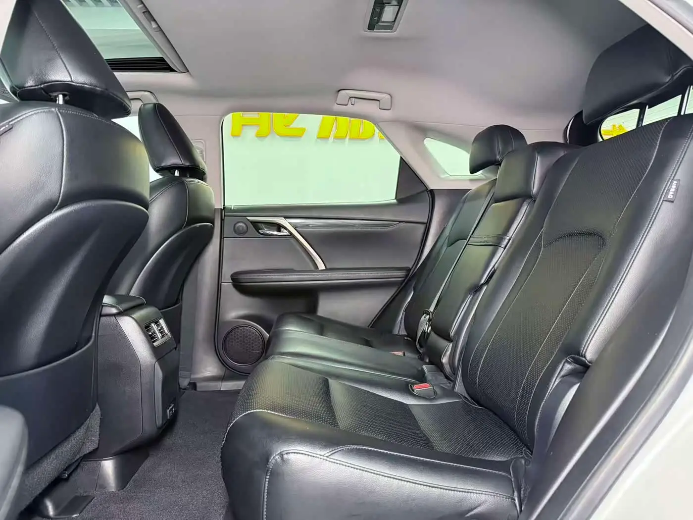 Lexus RX 2021 — Photo 15/20