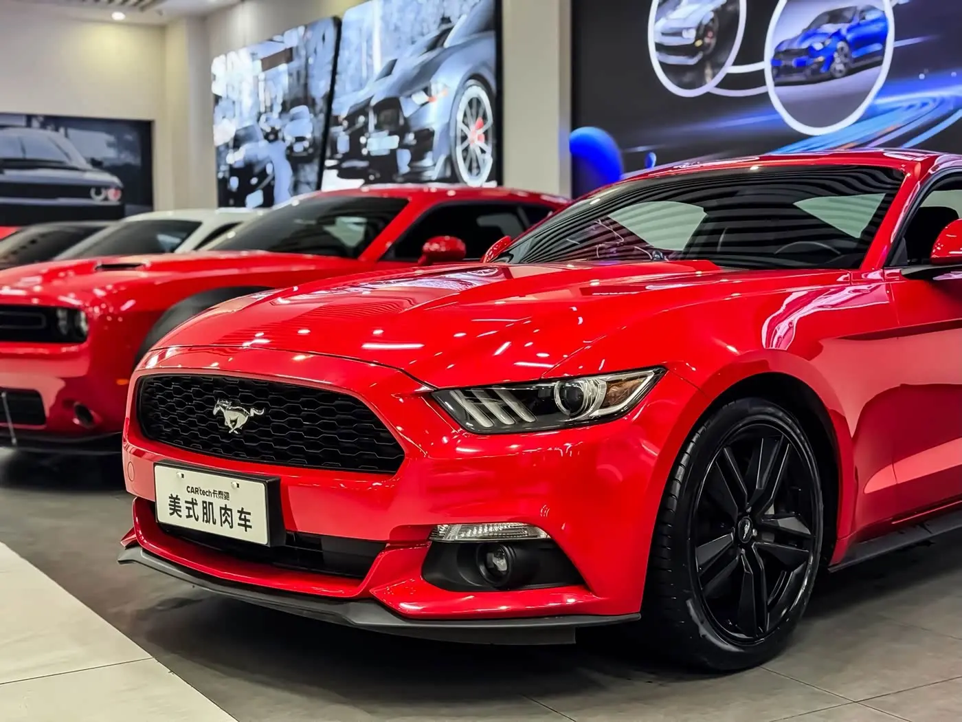 Ford Mustang 2018 — Фото 2/9