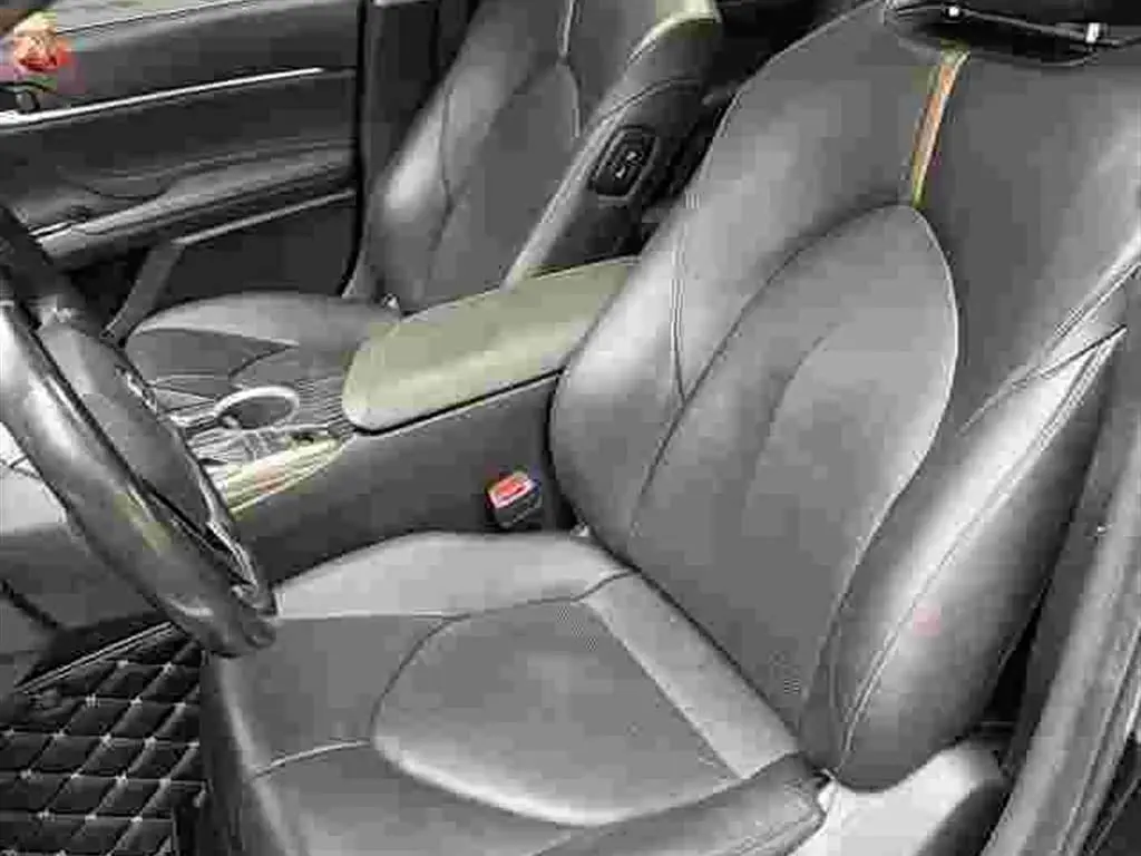 Toyota Camry 2020 — Photo 5/9