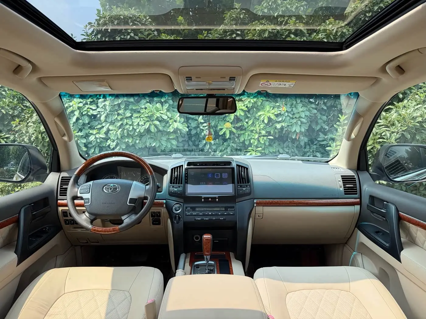 Toyota Land Cruiser 2015 — Photo 6/10
