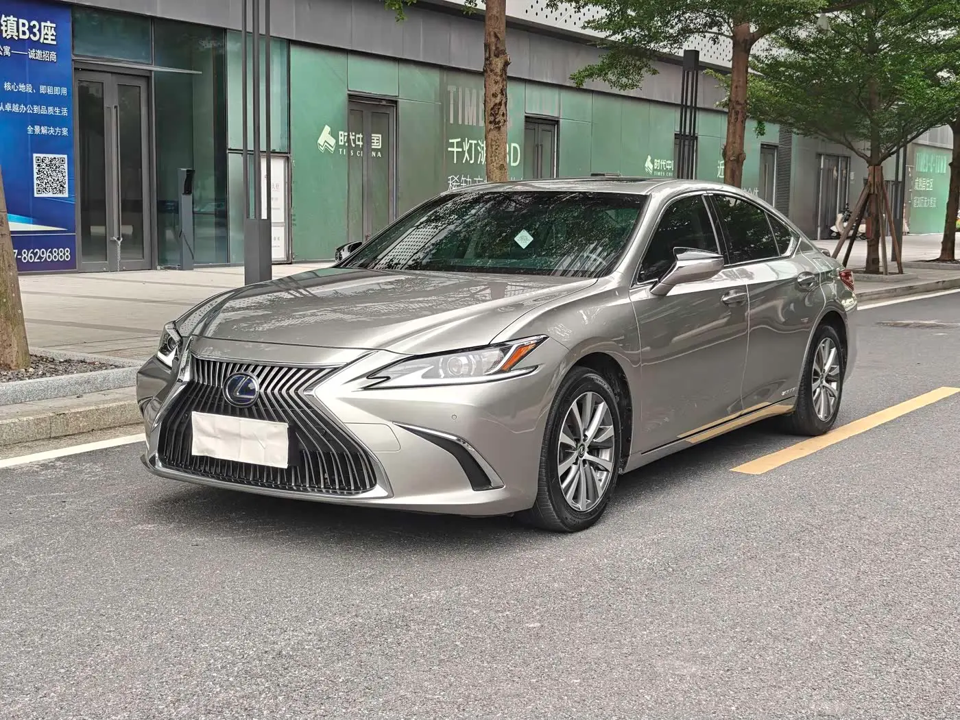Lexus ES 2019 — Şəkil 1/20