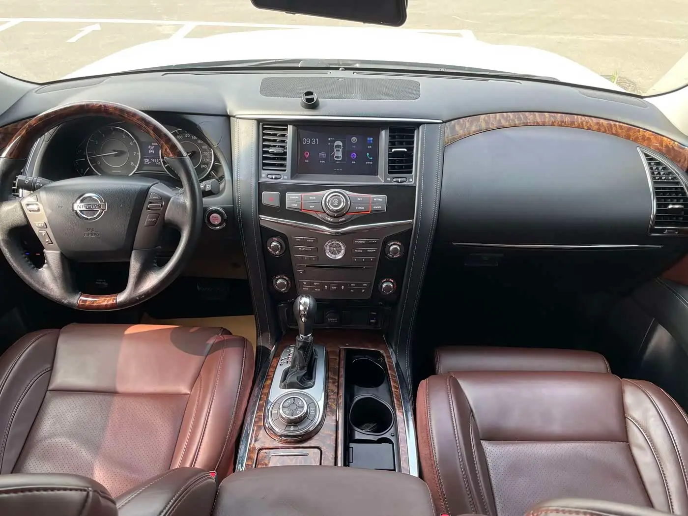 Nissan Patrol 2017 — Photo 12/20