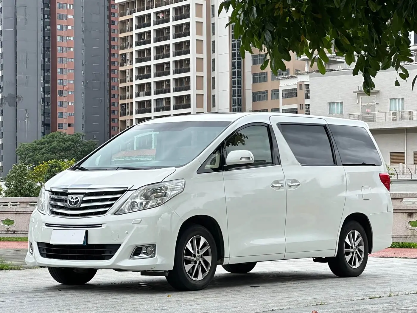 Toyota Alphard 2014 — ფოტო 1/16