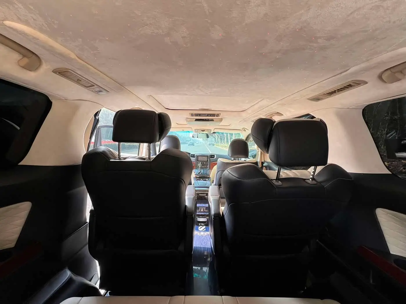 Toyota Alphard 2012 — Photo 8/18