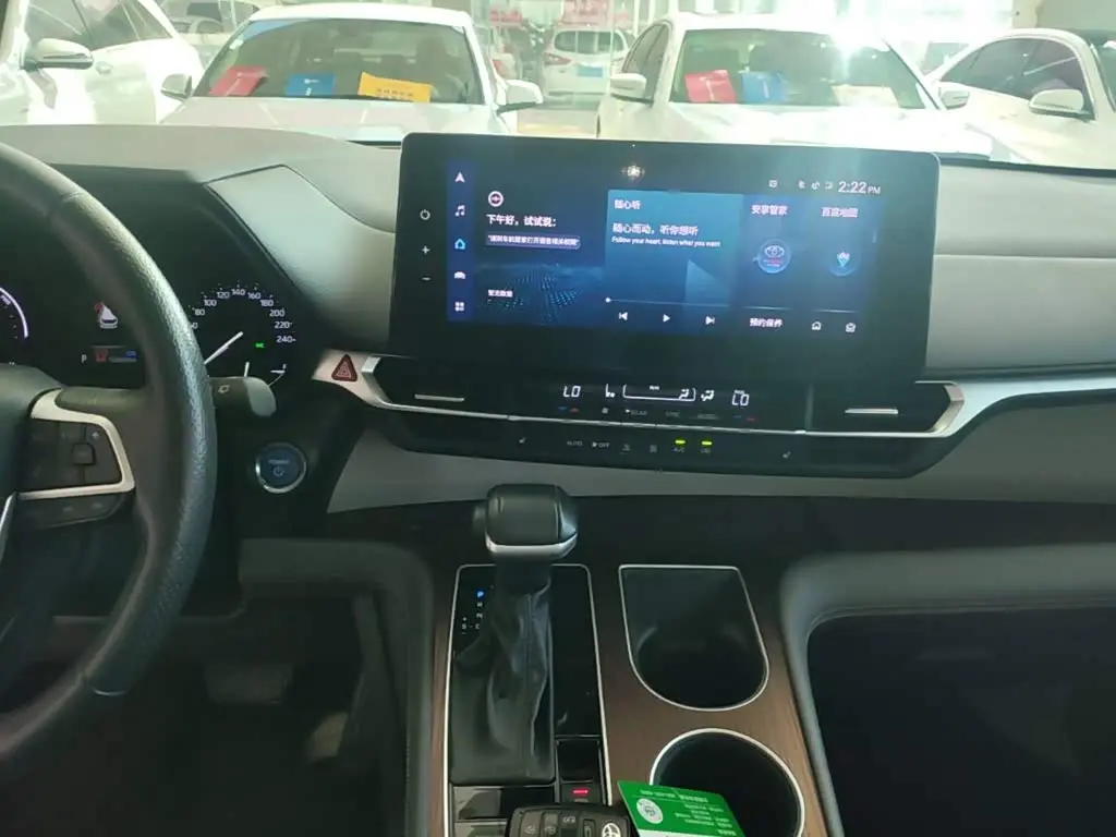Toyota Granvia 2024 — ფოტო 13/20