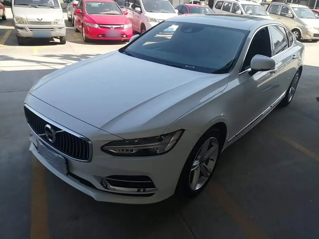 Volvo S90 2019 — Фото 2/20