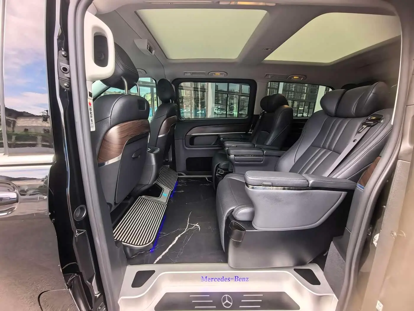 Mercedes-Benz V-Class 2023 — Şəkil 7/14