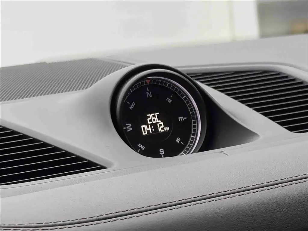 Porsche Cayenne New Energy 2023 — Фото 14/19