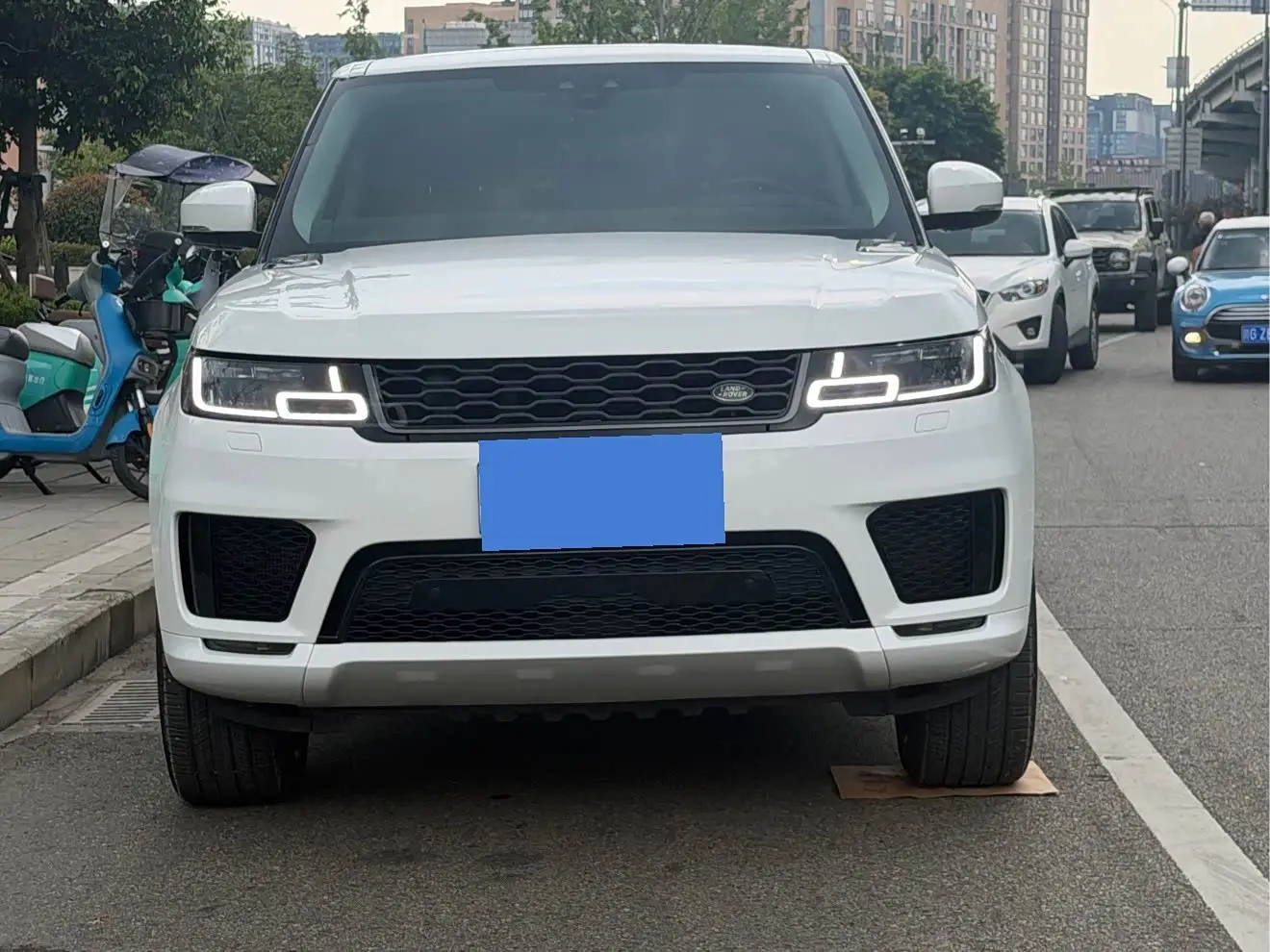 Land Rover Range Rover Sport 2018 — Фото 1/20