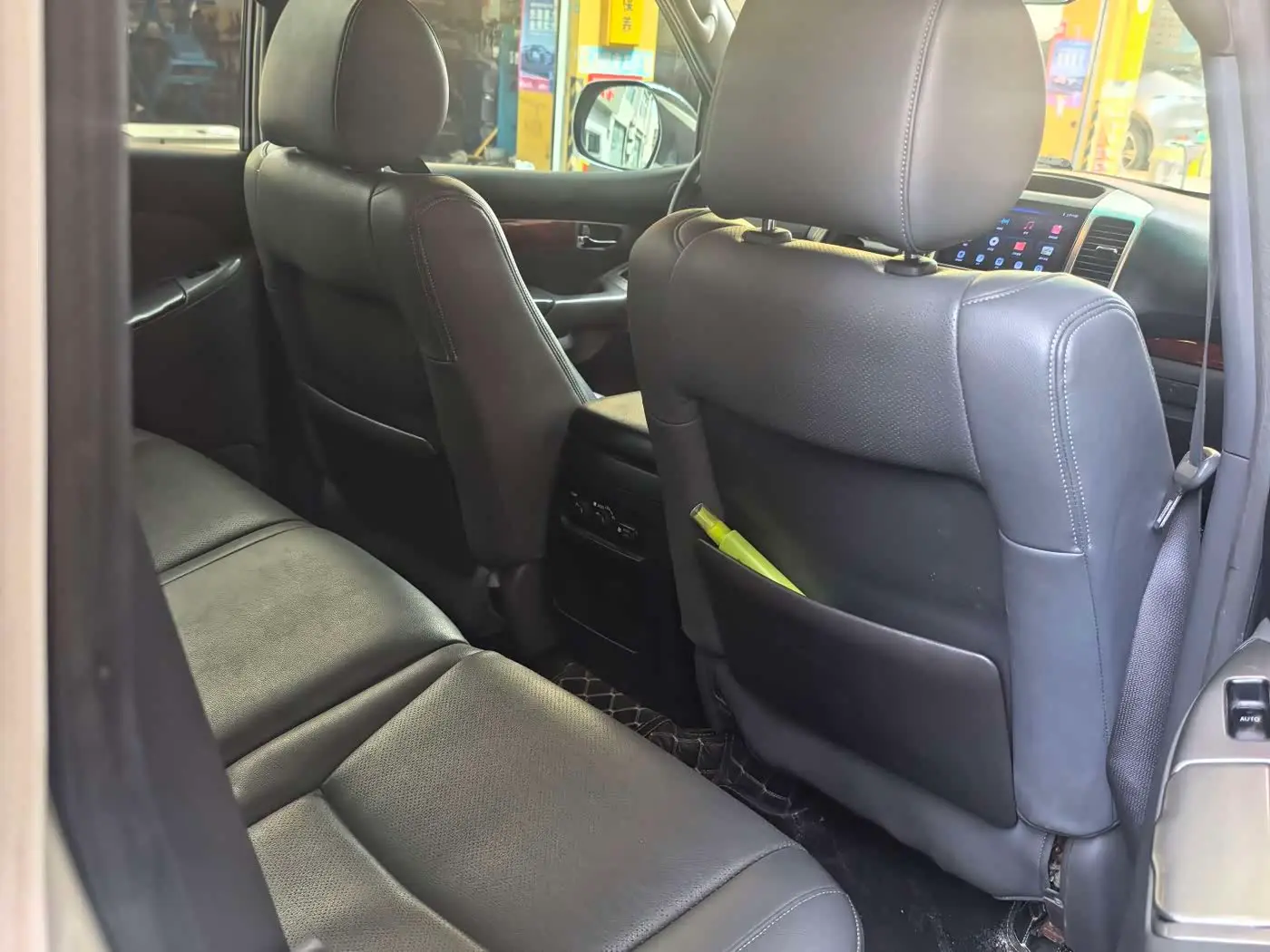 Toyota Prado 2010 — Photo 10/13