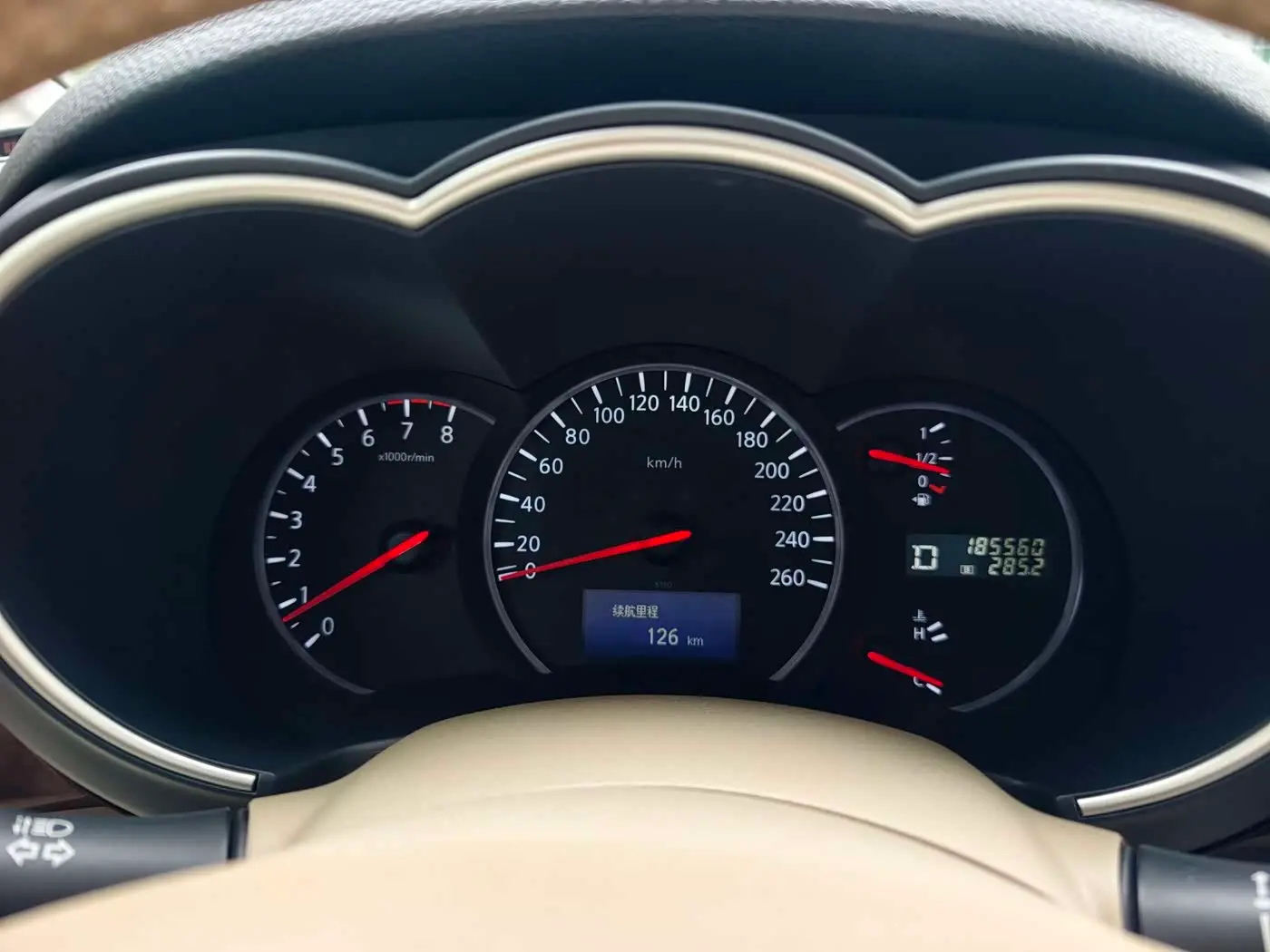 Nissan Quest 2016 — Şəkil 12/12