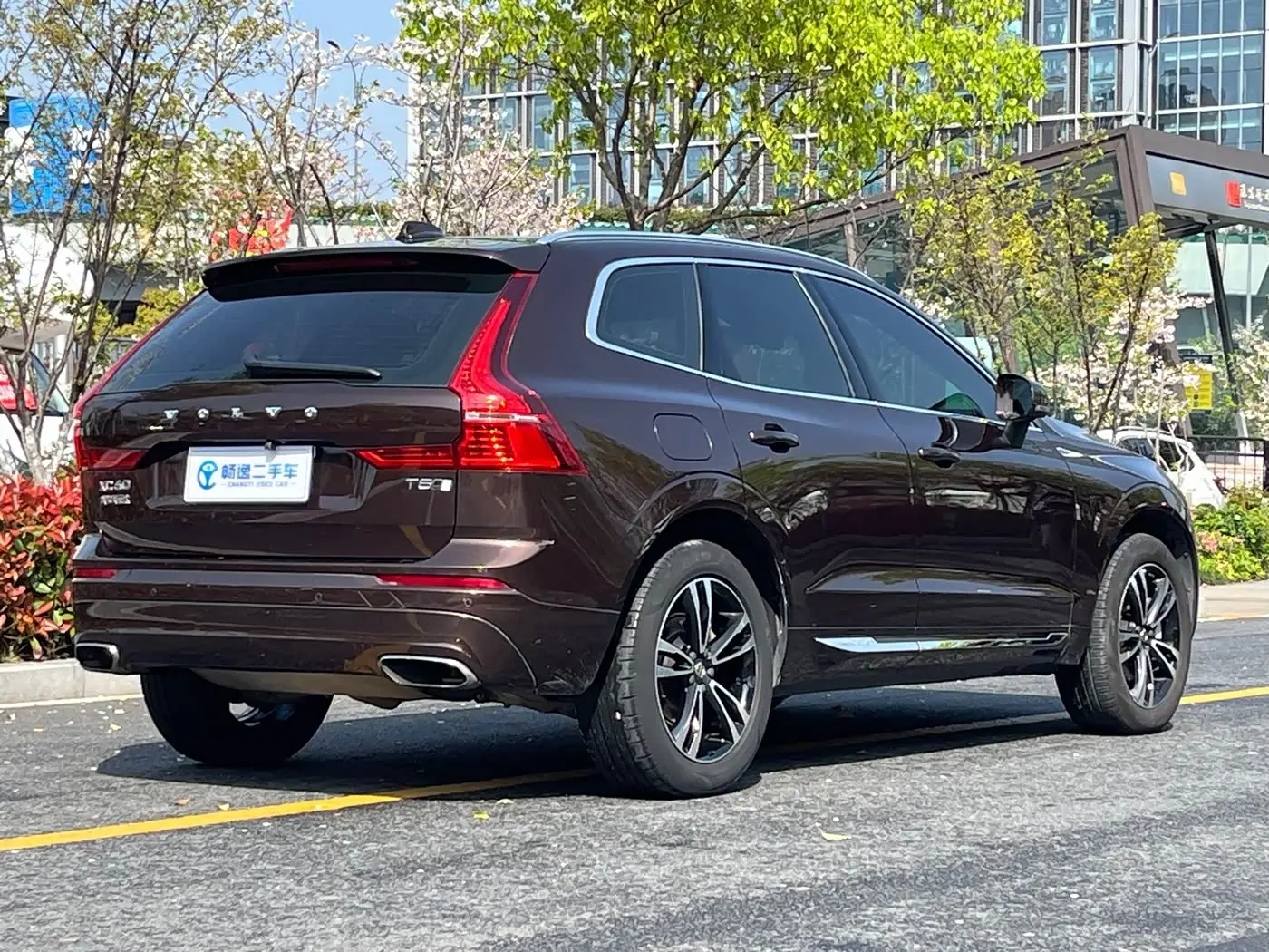Volvo XC60 2019 — Фото 3/20