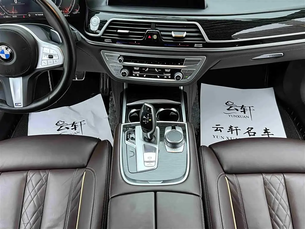 BMW 7 Series 2022 — Фото 17/20