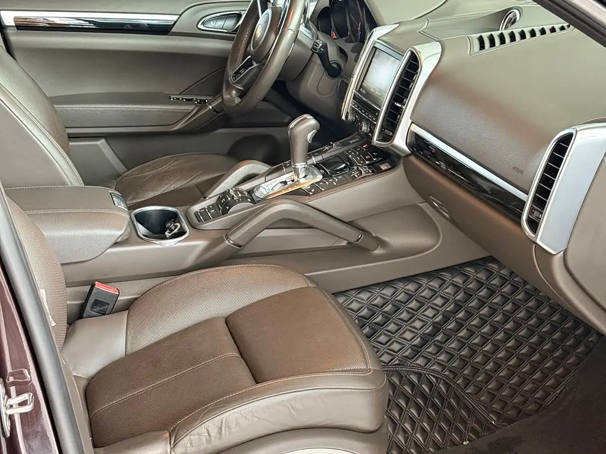 Porsche Cayenne 2015 — Photo 7/17