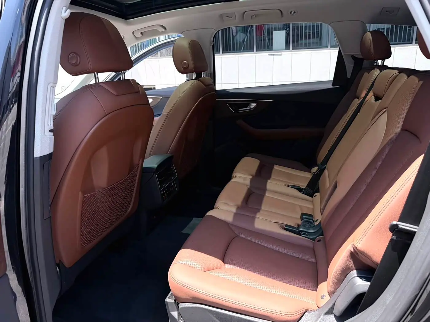 Audi Q7 2021 — Photo 6/9