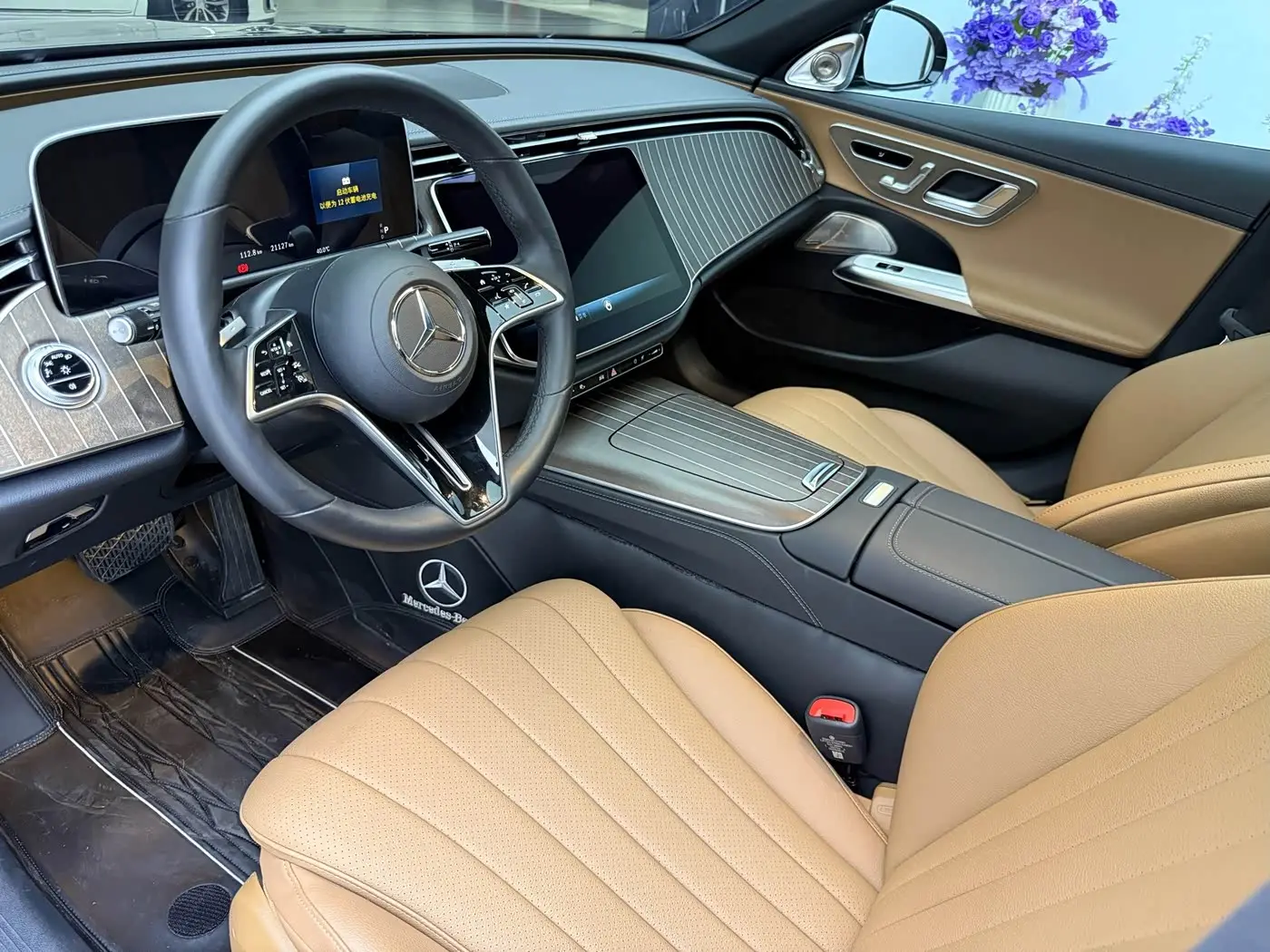 Mercedes-Benz E-Class 2024 — Photo 12/17