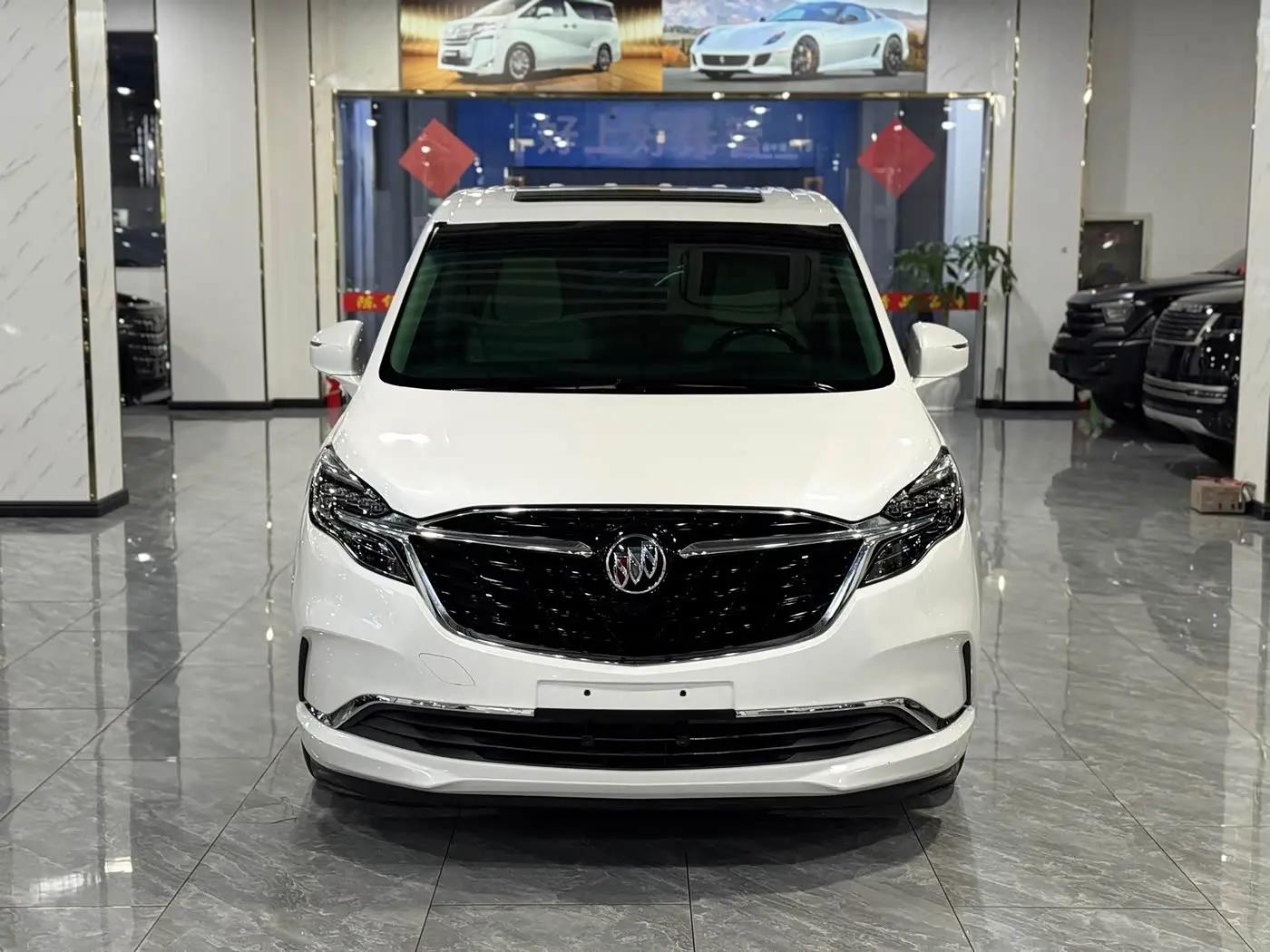 Buick GL8 2021 — Photo 2/16