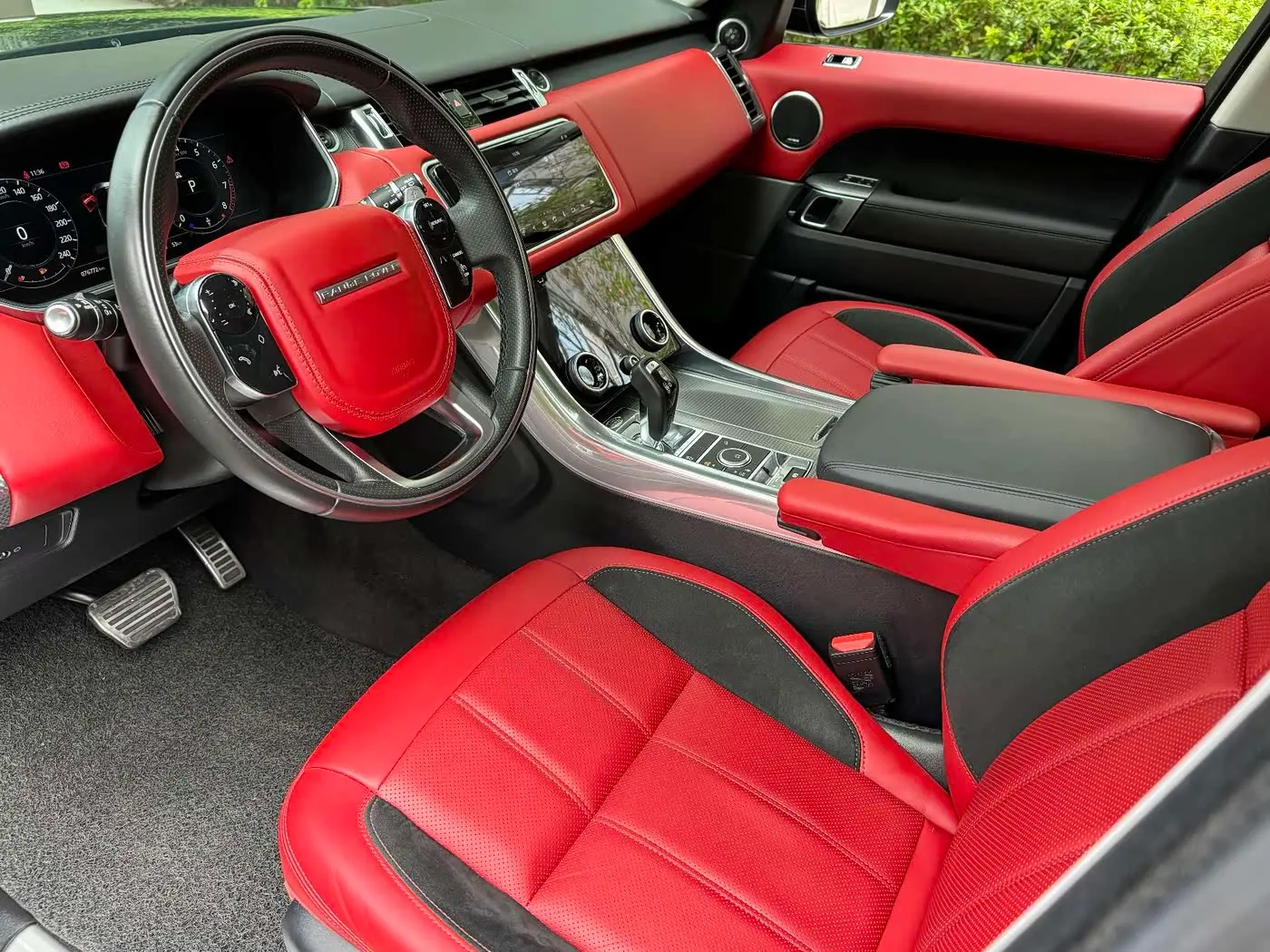Land Rover Range Rover Sport 2018 — Photo 6/16