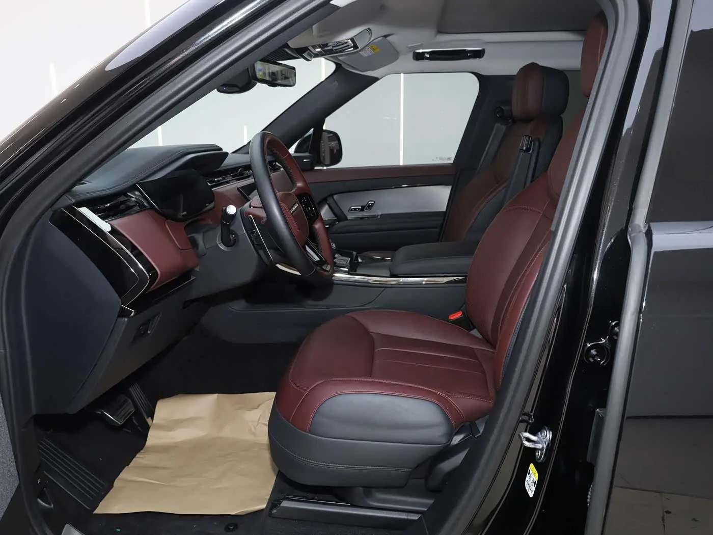 Land Rover Range Rover Sport 2024 — Photo 8/15