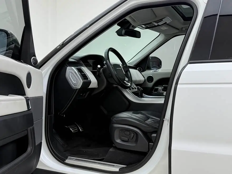 Land Rover Range Rover Sport 2015 — Photo 8/17