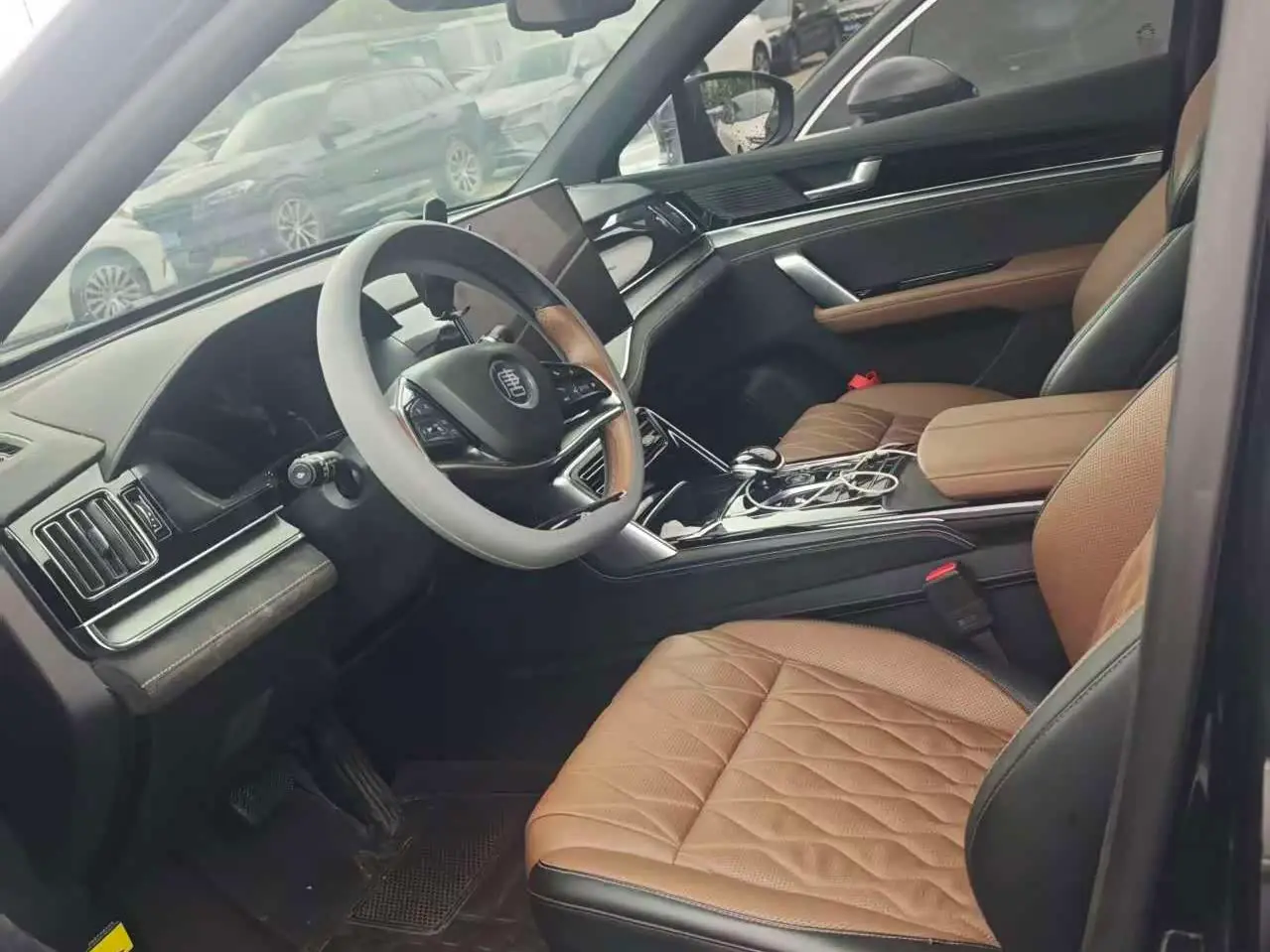 BYD Tang New Energy 2023 — Photo 5/11